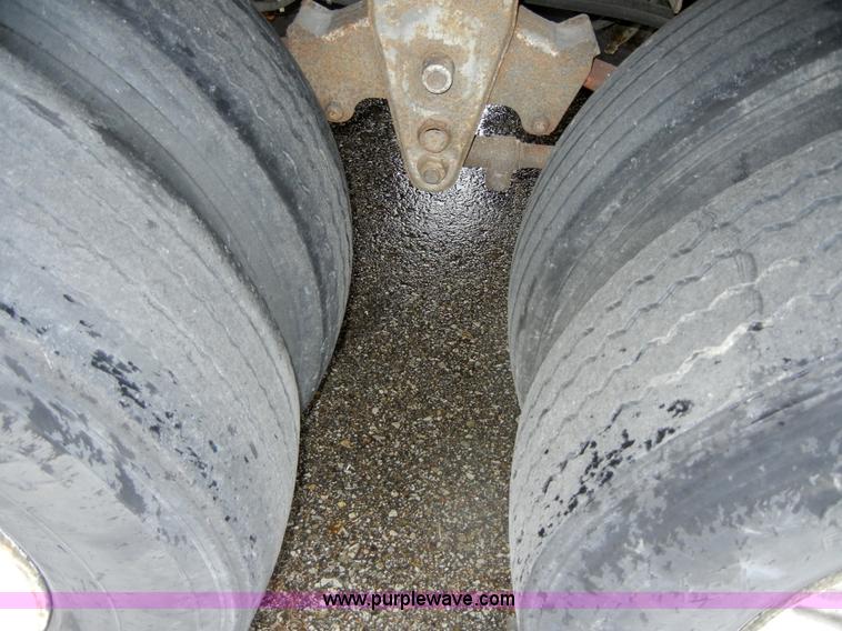 image for item 2413 1996 Wabash SA-102-CW 48' van trailer with interior shelving