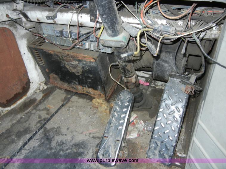 image for item 2421 1997 Ottawa 30 Yard Dog