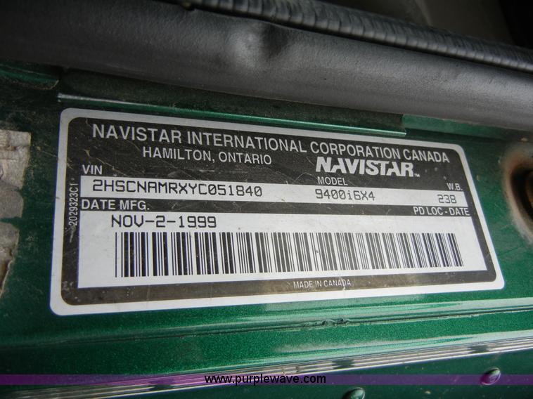 image for item 2422 2000 International 9400i Eagle semi truck