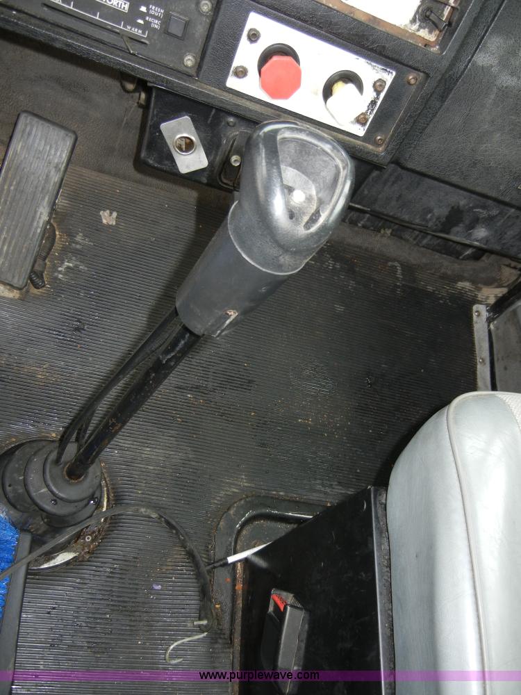 image for item 2423 1994 Kenworth T 600B