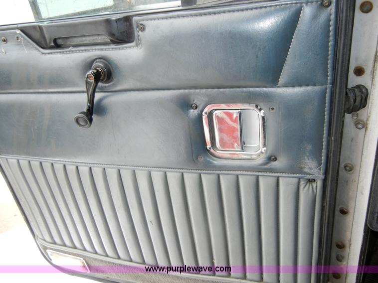 image for item 2423 1994 Kenworth T 600B