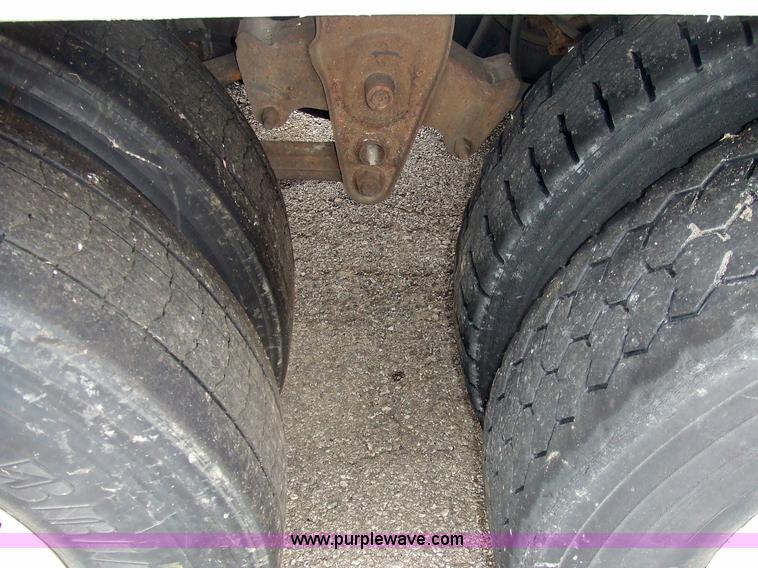 image for item 7146 1995 Stoughton AVW-4857-S-C 48' van trailer with interior shelving and lighting