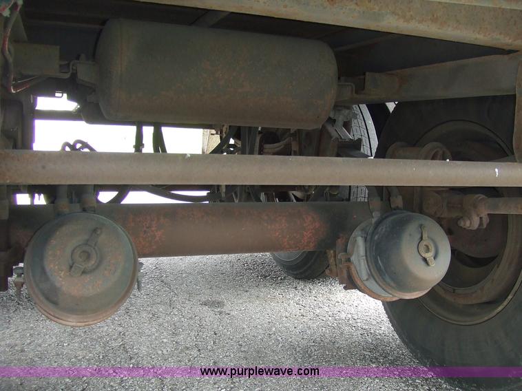 image for item 7146 1995 Stoughton AVW-4857-S-C 48' van trailer with interior shelving and lighting