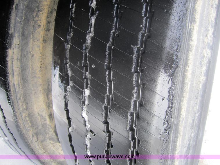 image for item 3040 1998 Great Dane 7411TJWA 53' dry van semi-trailer