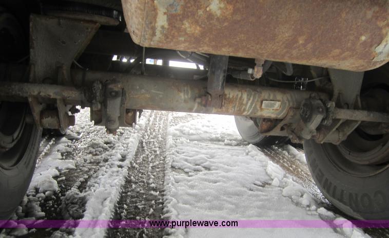 image for item 3041 1998 Great Dane 7411TJWA 53' dry van semi-trailer