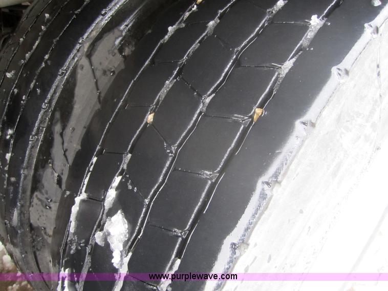 image for item 3043 1998 Great Dane 7411TJWA 53' dry van semi-trailer