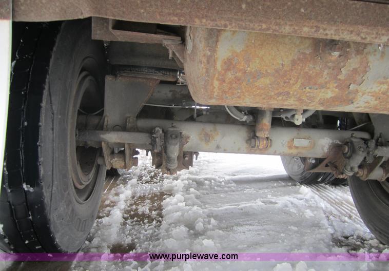 image for item 3043 1998 Great Dane 7411TJWA 53' dry van semi-trailer