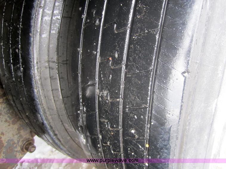 image for item 3045 1998 Great Dane 7411TJWA 53' dry van semi-trailer