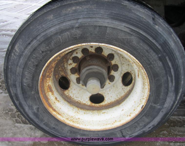 image for item 3045 1998 Great Dane 7411TJWA 53' dry van semi-trailer