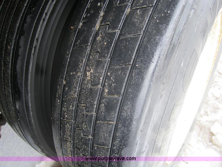 image for item 3046 1998 Great Dane 7411TJWA 53' dry van semi-trailer