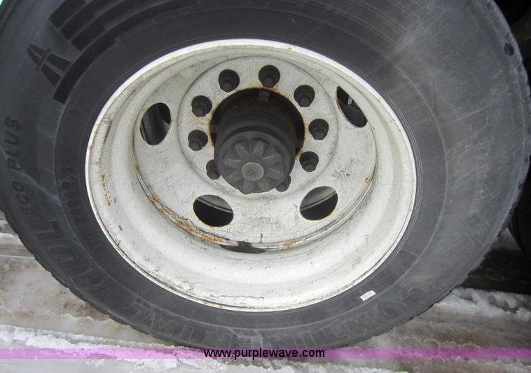 image for item 3046 1998 Great Dane 7411TJWA 53' dry van semi-trailer