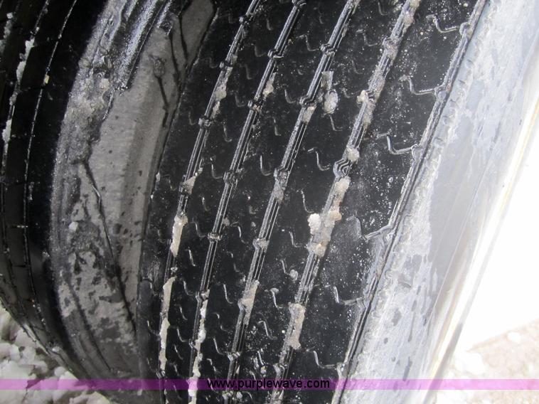 image for item 3048 1998 Great Dane 7411TJWA 53' dry van semi-trailer