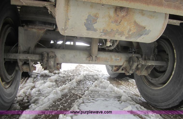 image for item 3048 1998 Great Dane 7411TJWA 53' dry van semi-trailer