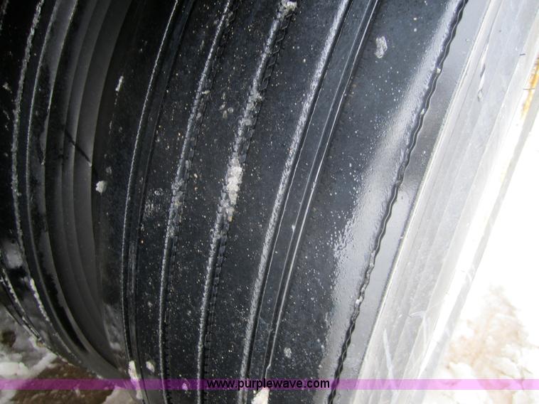 image for item 3049 1998 Great Dane 7411TJWA 53' dry van semi-trailer