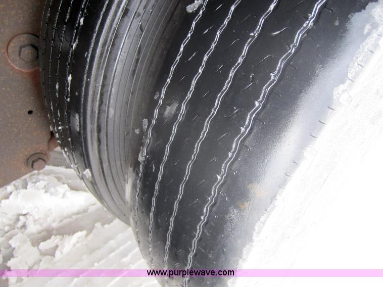 image for item 3050 1998 Great Dane 7411TJWA 53' dry van semi-trailer