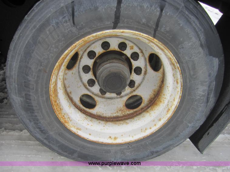 image for item 3050 1998 Great Dane 7411TJWA 53' dry van semi-trailer