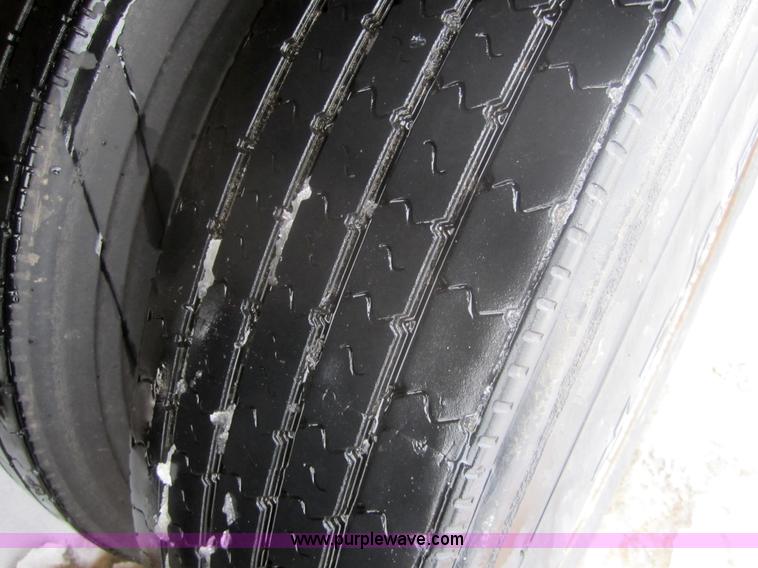 image for item 3051 1998 Great Dane 7411TJWA 53' dry van semi-trailer