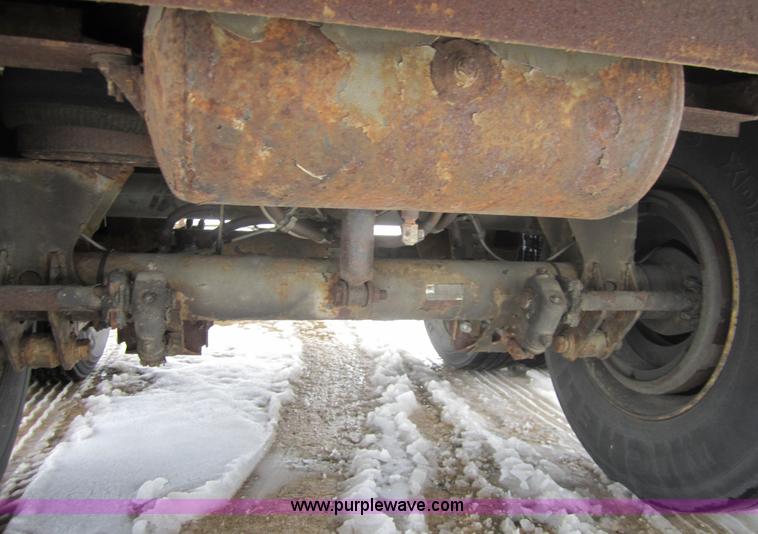 image for item 3051 1998 Great Dane 7411TJWA 53' dry van semi-trailer