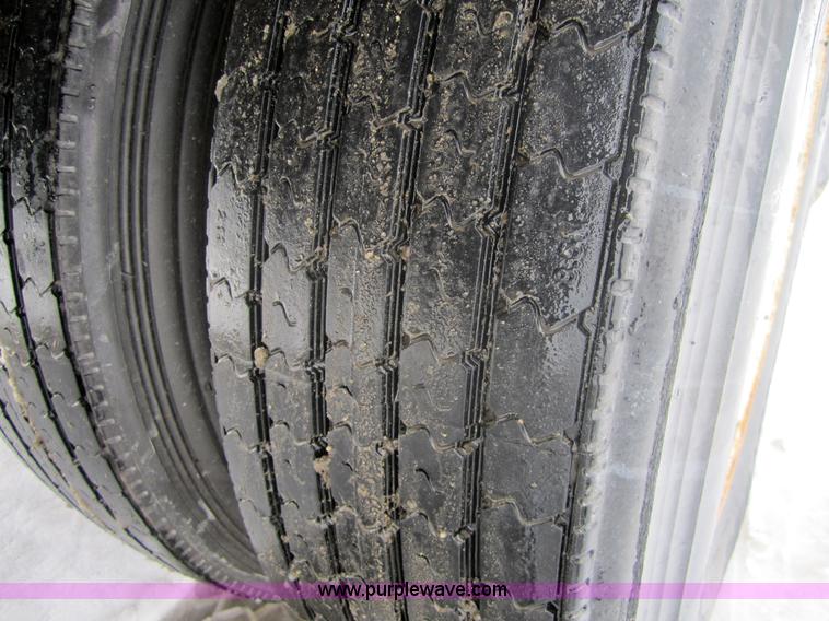 image for item 3052 1998 Great Dane 7411TJWA 53' dry van semi-trailer