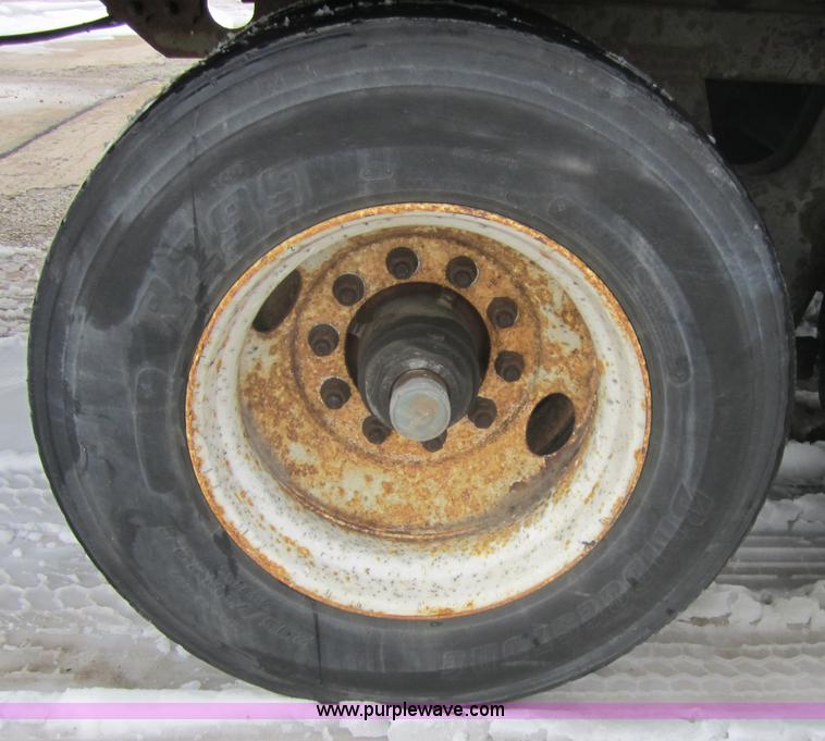 image for item 3054 1998 Great Dane 7411TJWA 53' dry van semi-trailer