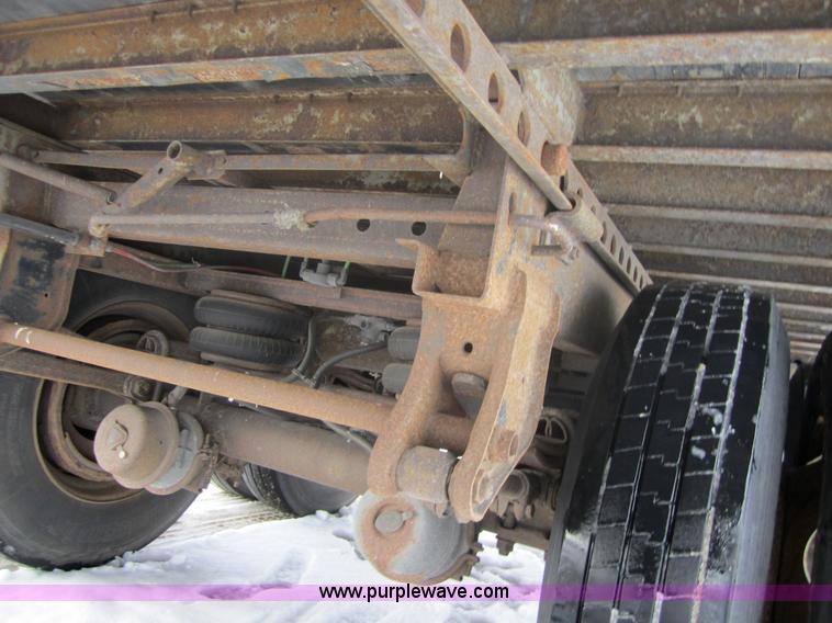 image for item 3056 1997 Trailmobile 53' dry van semi-trailer