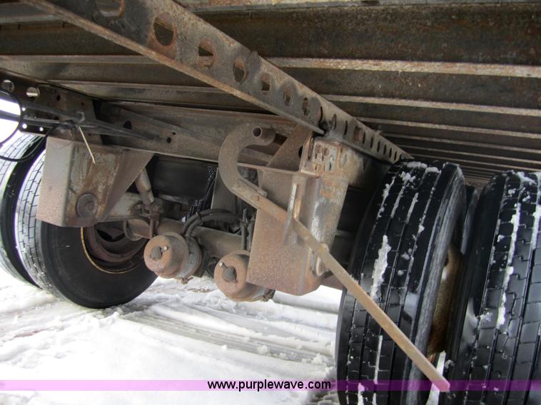 image for item 3057 2000 Trailmobile 53' dry van semi-trailer