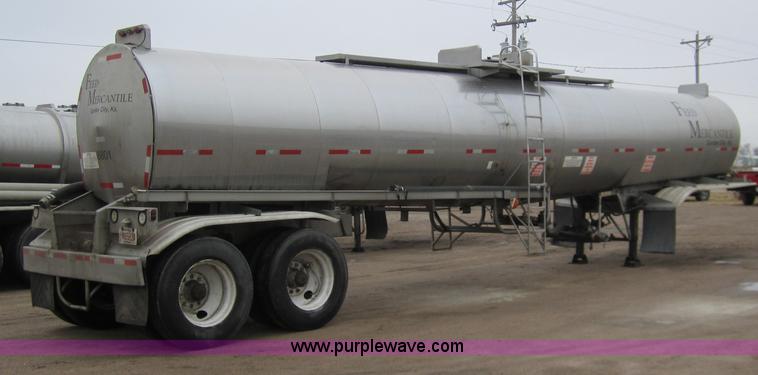 image for item 3305 1988 Acro stainless steel tanker trailer
