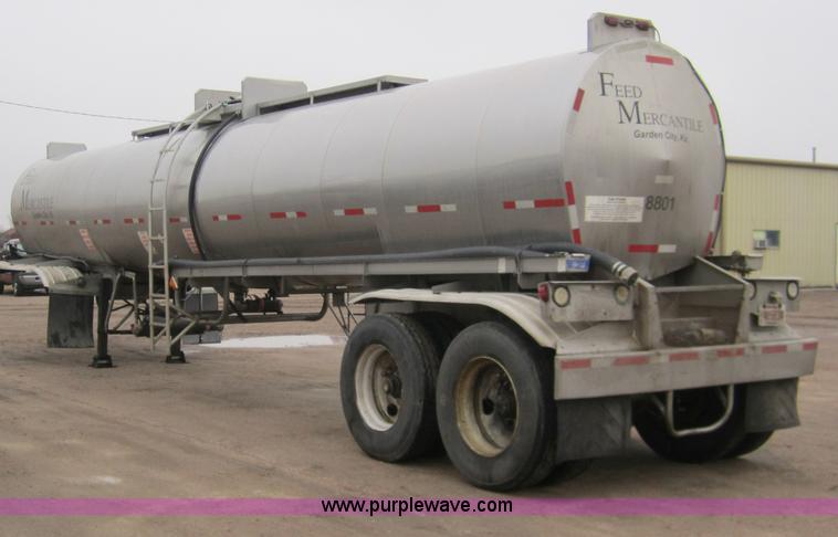 image for item 3305 1988 Acro stainless steel tanker trailer