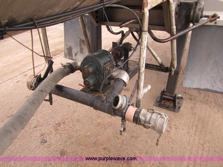 image for item 3305 1988 Acro stainless steel tanker trailer