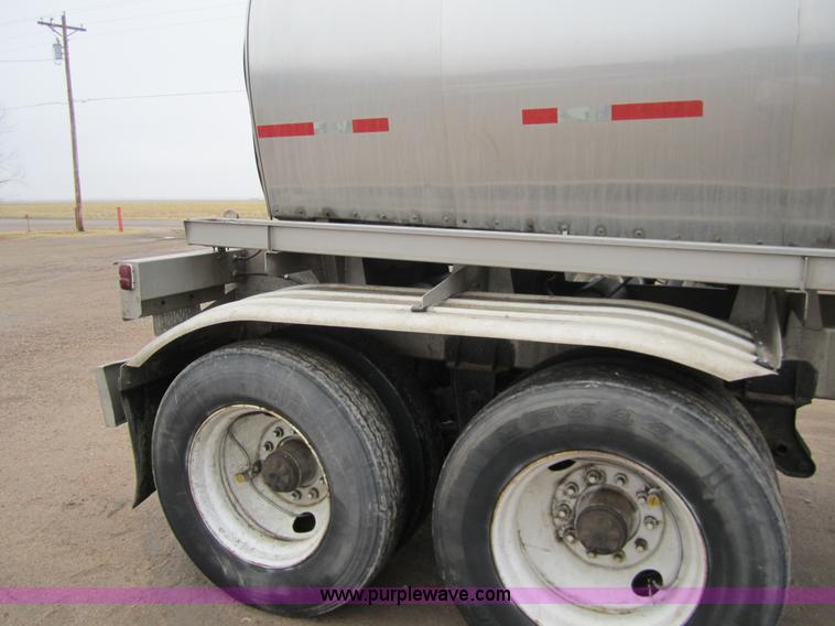 image for item 3305 1988 Acro stainless steel tanker trailer