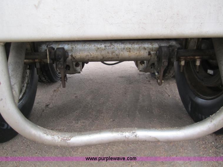 image for item 3305 1988 Acro stainless steel tanker trailer