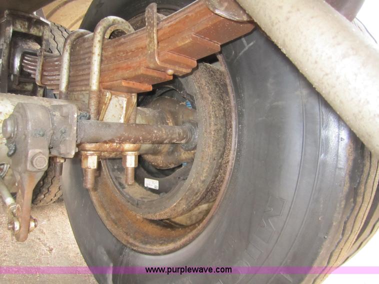 image for item 3305 1988 Acro stainless steel tanker trailer