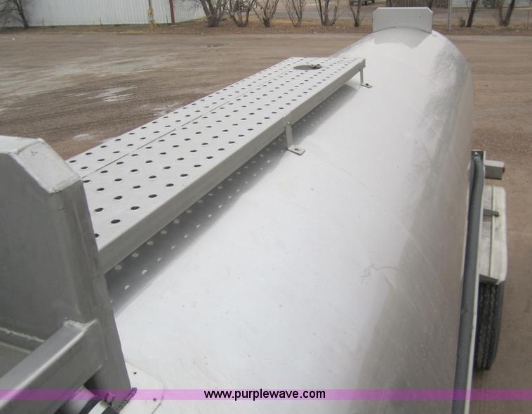 image for item 3305 1988 Acro stainless steel tanker trailer
