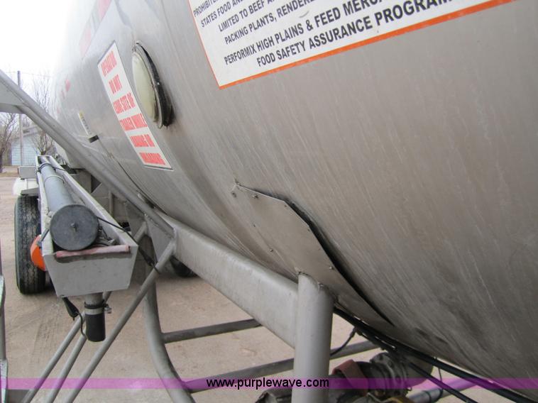 image for item 3305 1988 Acro stainless steel tanker trailer