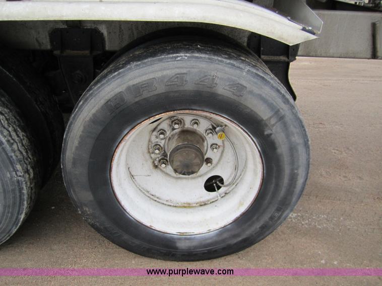 image for item 3305 1988 Acro stainless steel tanker trailer