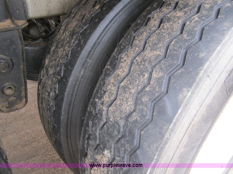 image for item 3305 1988 Acro stainless steel tanker trailer