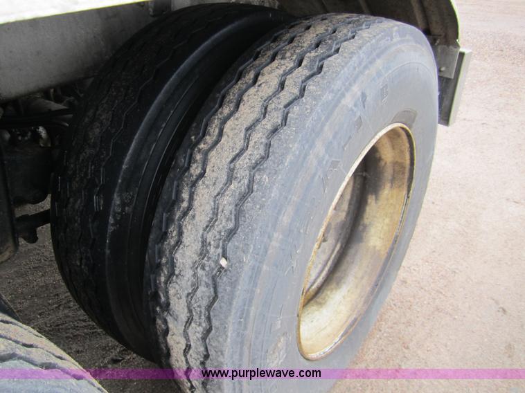 image for item 3305 1988 Acro stainless steel tanker trailer