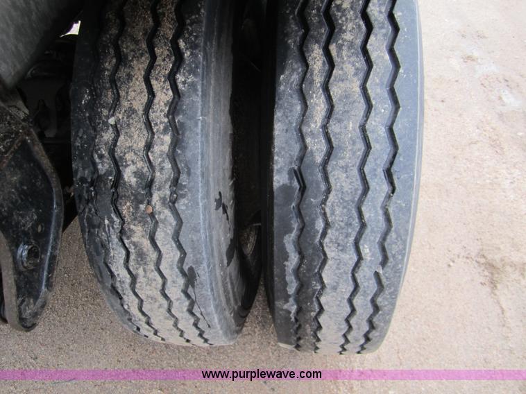 image for item 3305 1988 Acro stainless steel tanker trailer