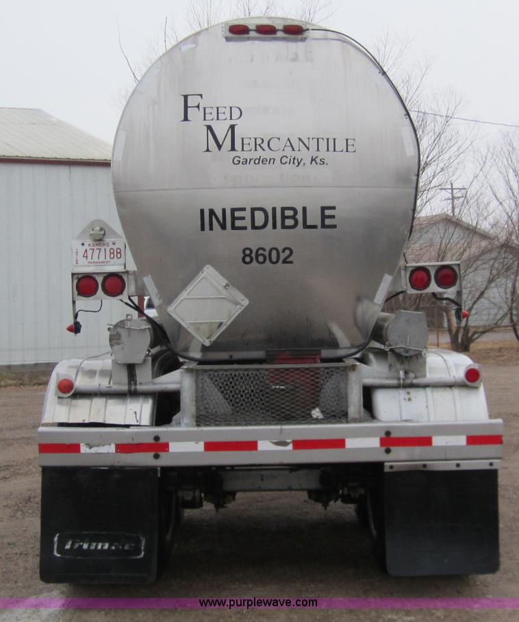 image for item 3306 1986 Fruehauf stainless steel tanker trailer