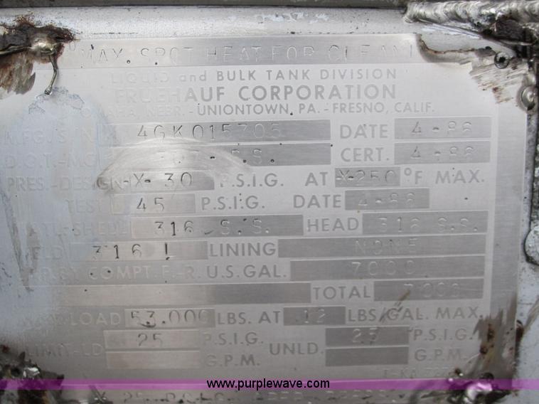 image for item 3306 1986 Fruehauf stainless steel tanker trailer