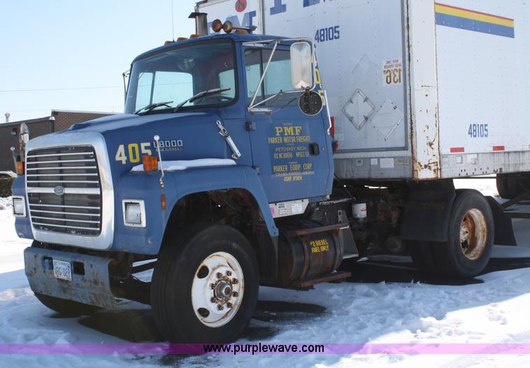 image for item 4750 1993 Ford LN8000 semi truck