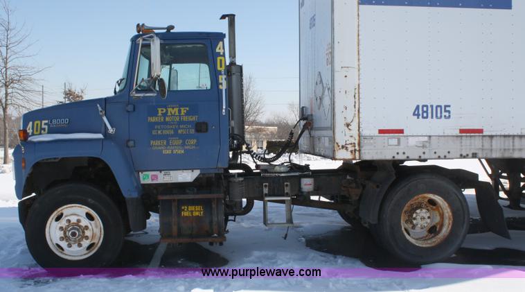 image for item 4750 1993 Ford LN8000 semi truck