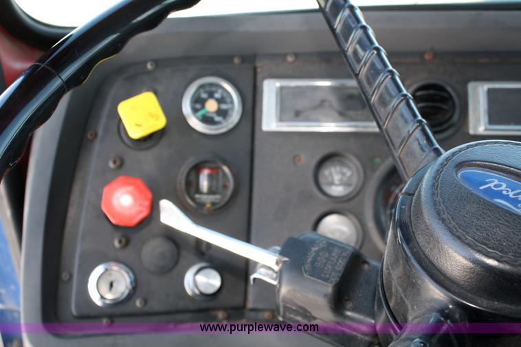 image for item 4750 1993 Ford LN8000 semi truck