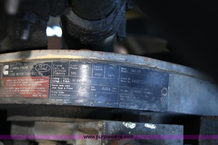 image for item 4750 1993 Ford LN8000 semi truck