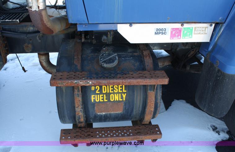 image for item 4750 1993 Ford LN8000 semi truck