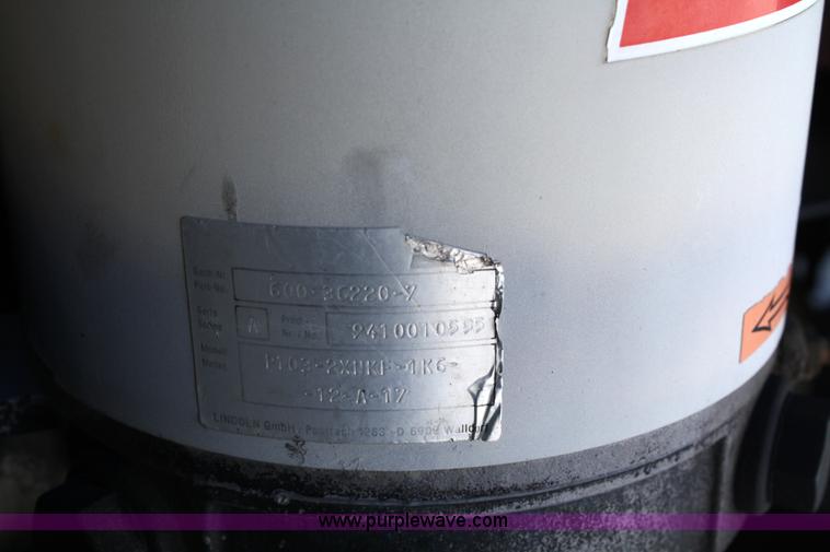 image for item 4750 1993 Ford LN8000 semi truck