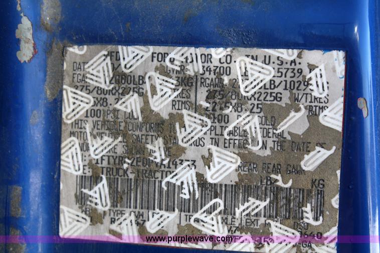 image for item 4750 1993 Ford LN8000 semi truck