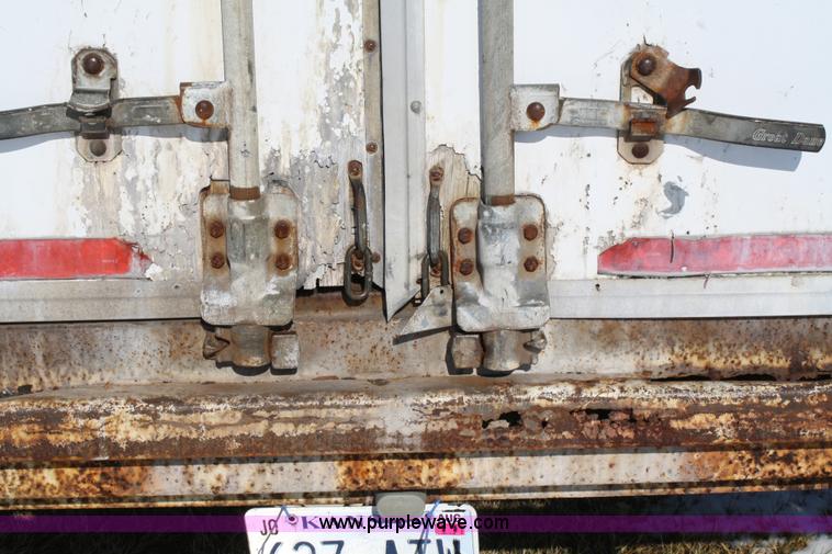 image for item 4751 1986 Great Dane dry van trailer