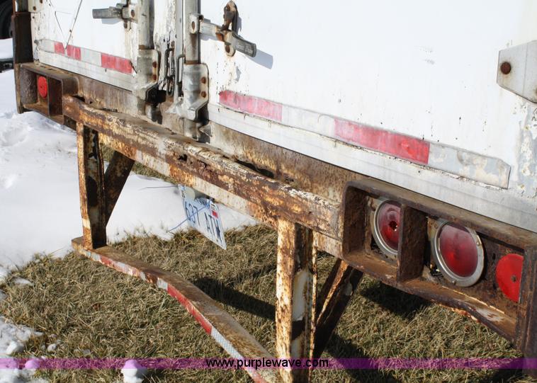 image for item 4751 1986 Great Dane dry van trailer