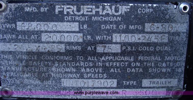 image for item 5372 1980 Fruehauf TEA-EZR-3500 40' pneumatic tanker trailer